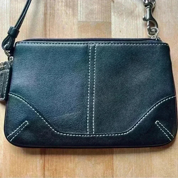 Coach Wristlet Purse Black Soft Leather Zip Top Small Fashion Bag Side Handle - Picture 4 of 10